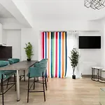 Superstudio Pop Art Apartment With Free Parking Space By Binobi!
